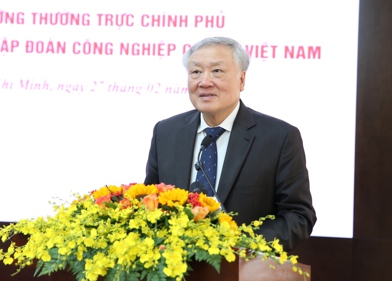 Phó Thủ tướng Thường trực Chính phủ Nguyễn Hòa Bình đánh giá, Tập đoàn Công nghiệp Cao su Việt Nam là một trong những tập đoàn kinh tế nhà nước có quy mô lớn trong lĩnh vực nông nghiệp. Ảnh: VGP/Nguyễn Hoàng