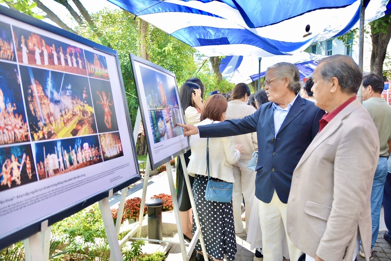 Khu vực triển lãm ảnh báo chí của các nhà báo, phóng viên, hội viên Hội Nhà báo. Ảnh: Ngọc Thảo