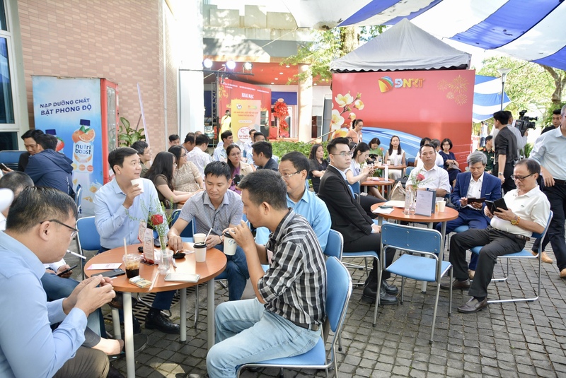 Chương trình “Ly café yêu thương” được tái khởi động hướng đến xây dựng một mái nhà chung của báo chí xứ Quảng, chung tay lan tỏa yêu thương đến nhiều  hoàn cảnh trên địa bàn thành phố. Ảnh: Ngọc Thảo