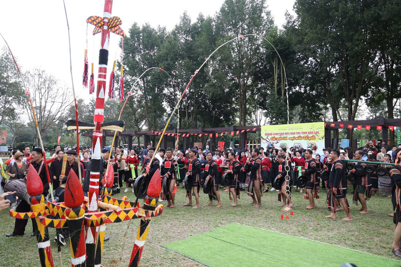 Ngày hội "Sắc xuân trên mọi miền Tổ quốc" diễn ra nhiều hoạt động đặc sắc. Ảnh: Phú Lê