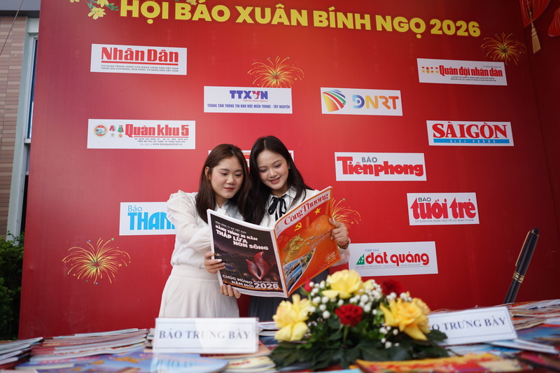 Khu vực trưng bày chung Hội Báo Xuân Bính Ngọ 2026. Ảnh: Bình An