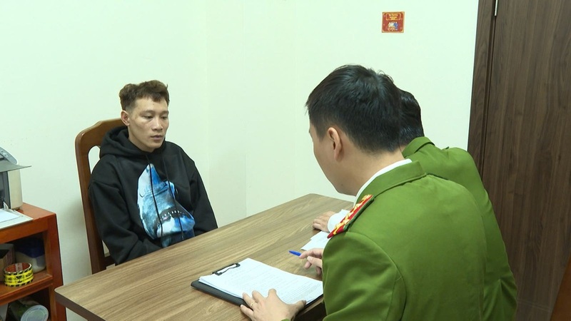 Đối tượng Lô Văn Khánh tại cơ quan công an. Ảnh: Công an Thanh Hóa