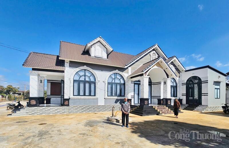 Ngôi nhà hoàn thành cuối năm 2025 với chi phí khoảng 2 tỷ đồng là thành quả của hơn hai thập kỷ bền bỉ làm ăn và tích góp.