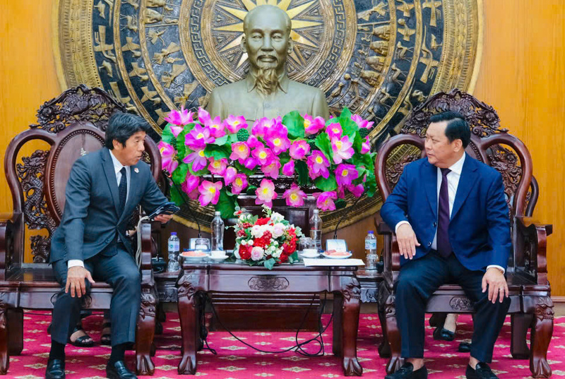 Phó Chủ tịch UBND tỉnh Tây Ninh Huỳnh Văn Sơn tiếp ông Kume Kunihide, Chủ tịch Hiệp hội Doanh nghiệp Nhật Bản tại TP. Hồ Chí Minh.