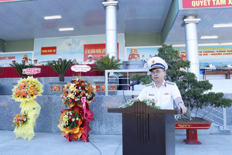 Chuẩn Đô đốc Hoàng Lương Ngọc, Phó Tham mưu trưởng Hải quân phát biểu chỉ đạo. Ảnh: H.Q