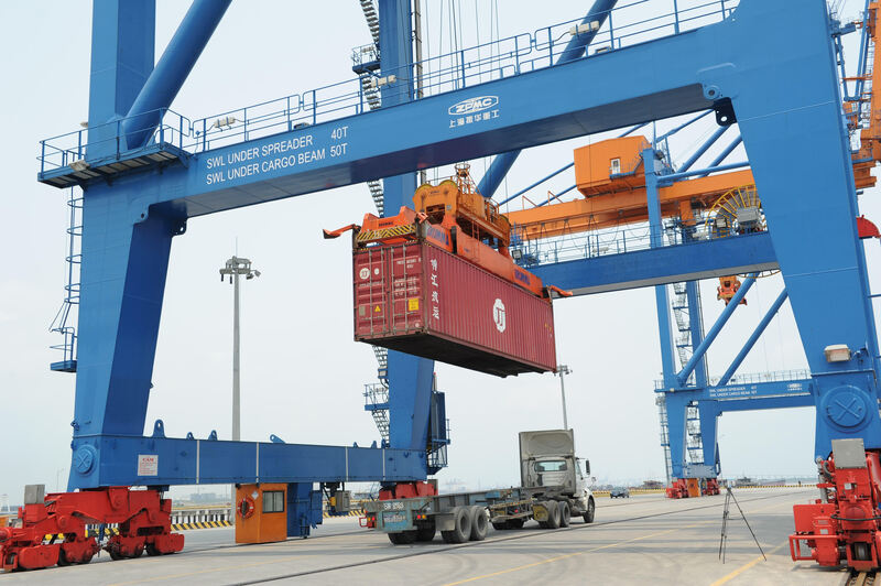 Ngành logistics đầu tư ứng dụng công nghệ hiện đại.