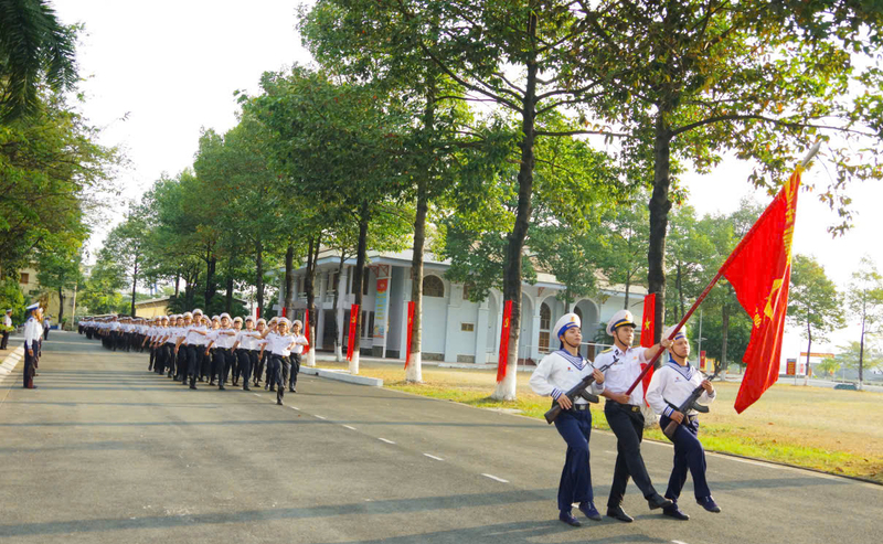 Luyện tập điều lệnh đội ngũ tại Lễ ra quân huấn luyện của Lữ đoàn 125. Ảnh: Xuân Hương