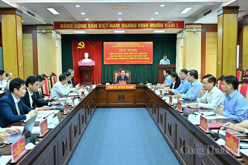 Toàn cảnh hội nghị.