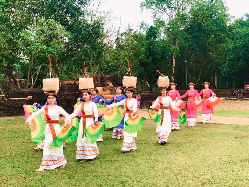 Với nhiều sản phẩm du lịch mới, hứa hẹn Mỹ Sơn trở thành điểm đến hấp dẫn về du lịch xanh, du lịch có trách nhiệm. Ảnh: Diễm Phúc