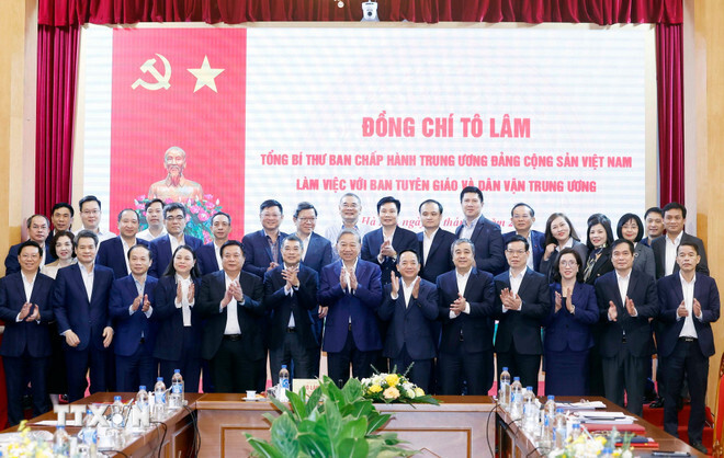 Tổng Bí thư Tô Lâm và các đại biểu. Ảnh: TTXVN