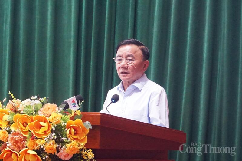 Ủy viên Bộ Chính trị, Thường trực Ban Bí thư Trung ương Đảng Trần Cẩm Tú tiếp xúc cử tri tại TP. Đà Nẵng.