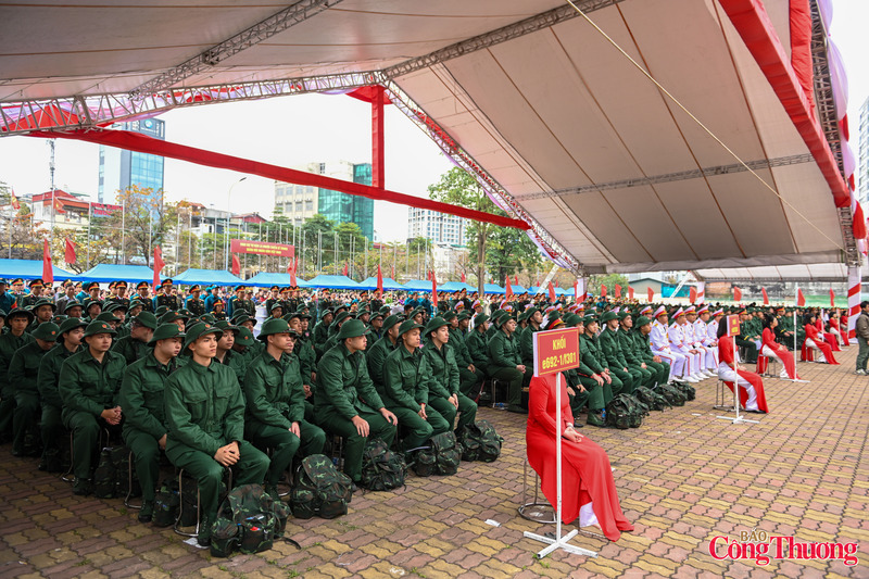Năm nay, toàn TP. Hà Nội có 4.721 công dân lên đường nhập ngũ, trong đó Quân đội 4.000, Công an 721 công dân.