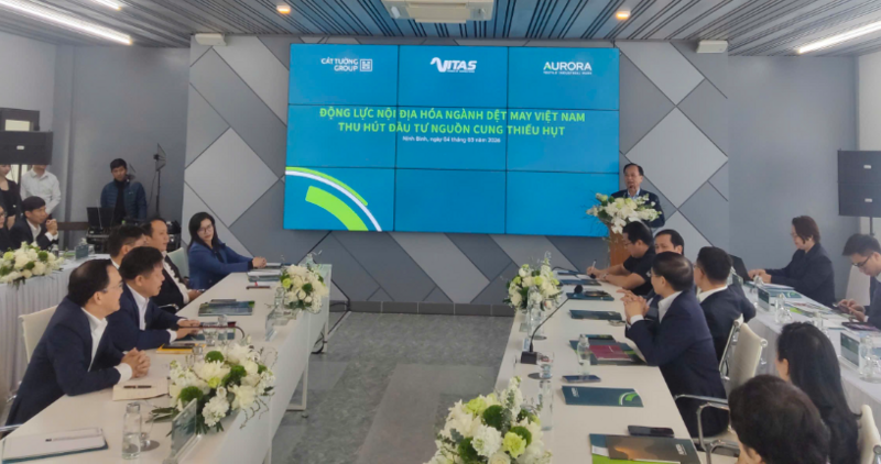 Hội thảo chuyên đề “Động lực nội địa hóa ngành dệt may Việt Nam - Thu hút đầu tư nguồn cung thiếu hụt”. Ảnh: Nguyễn Kiên