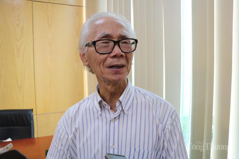 Ông Vũ Văn Trung, Phó Chủ tịch Hiệp hội Bảo vệ người tiêu dùng Việt Nam trả lời phỏng vấn phóng viên Báo Công Thương. Ảnh: Phong Lâm