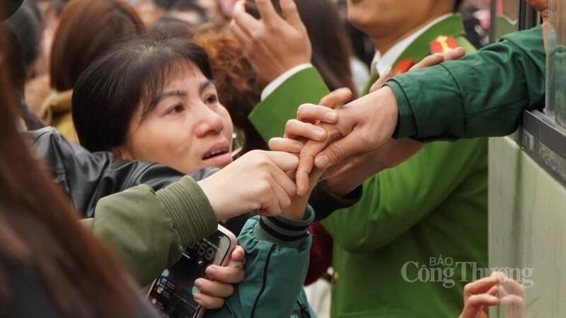 Chùm ảnh: Khoảnh khắc xúc động, tự hào trước giờ nhập ngũ - 43