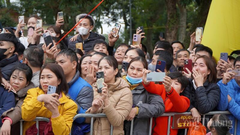 Chùm ảnh: Khoảnh khắc xúc động, tự hào trước giờ nhập ngũ - 33