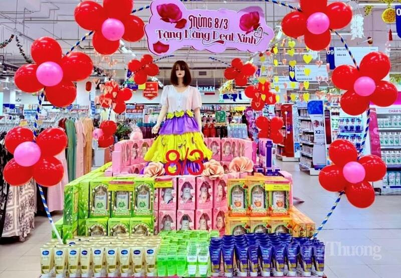 Tại siêu thị Co.opmart Cần Thơ, nhiều sản phẩm được lựa chọn làm quà tặng