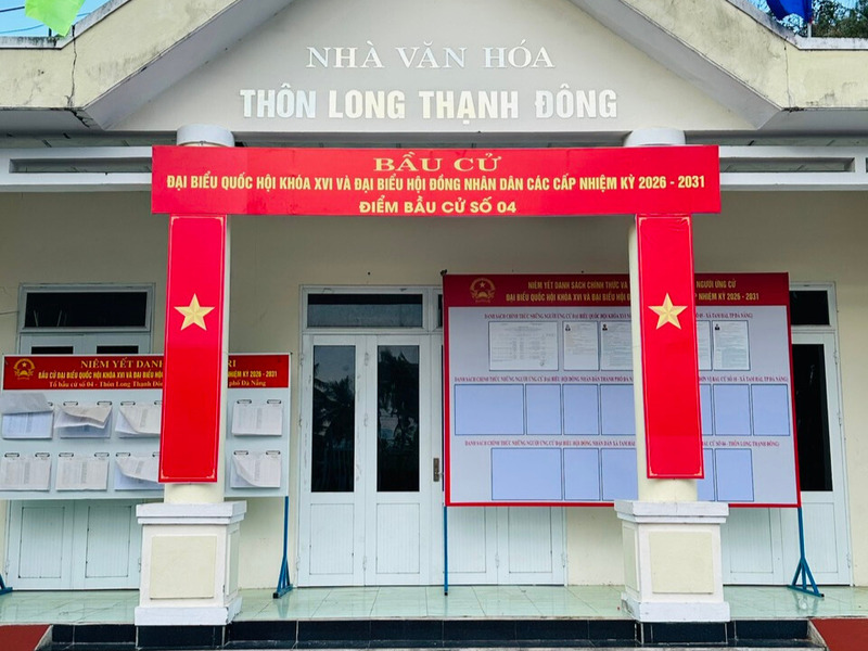 Cơ sở vật chất các khu vực bầu cử được chuẩn bị chu đáo, đảm bảo mọi điều kiện thiết yếu phục vụ tốt nhất cho người dân đến bỏ phiếu. Ảnh: Bình An