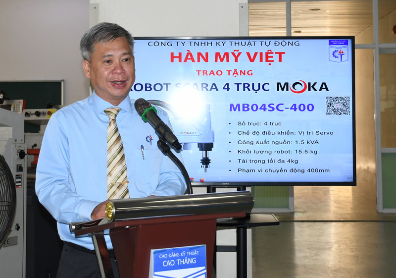 TS. Lê Đình Kha - Hiệu trưởng Trường Cao đẳng Kỹ thuật Cao Thắng. Ảnh: Minh Khuê.