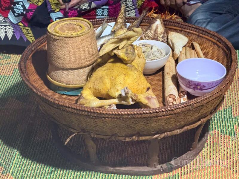 Mâm cúng làm nghi lễ của lễ hội