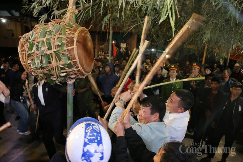 Lễ hội đập trống của đồng bào dân tộc Ma Coong ở Quảng Trị