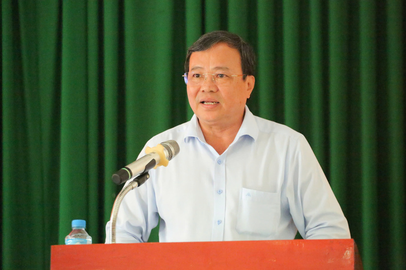 Chủ tịch UBND tỉnh Tây Ninh Lê Văn Hẳn trình bày chương trình hành động trước cử tri.