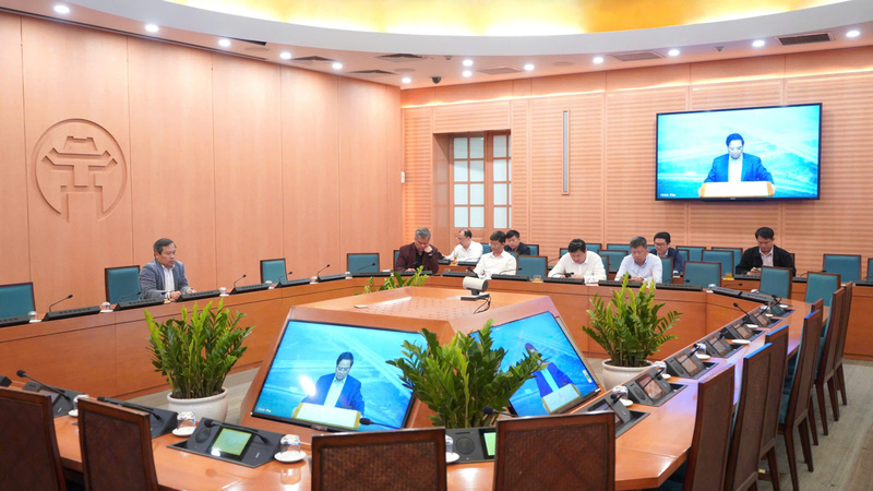 TP. Hà Nội đã báo cáo tình hình triển khai Dự án đầu tư xây dựng đường Vành đai 4 - Vùng Thủ đô và tuyến đường kết nối sân bay Gia Bình về Thủ đô Hà Nội với Chính phủ. Ảnh: HN