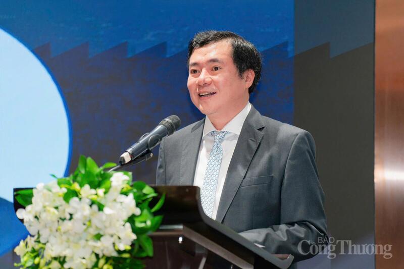 Thứ trưởng Bộ Công Thương Nguyễn Sinh Nhật Tân phát biểu khai mạc sự kiện.