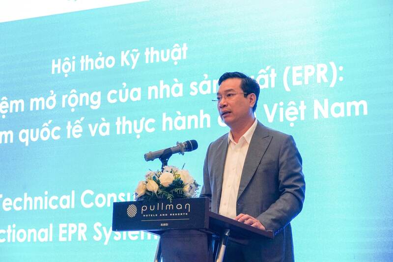 Ông Hồ Kiên Trung - Phó Cục trưởng Cục Môi trường (Bộ Nông nghiệp và Môi trường) chia sẻ định hướng điều chỉnh cơ chế trách nhiệm mở rộng của nhà sản xuất.