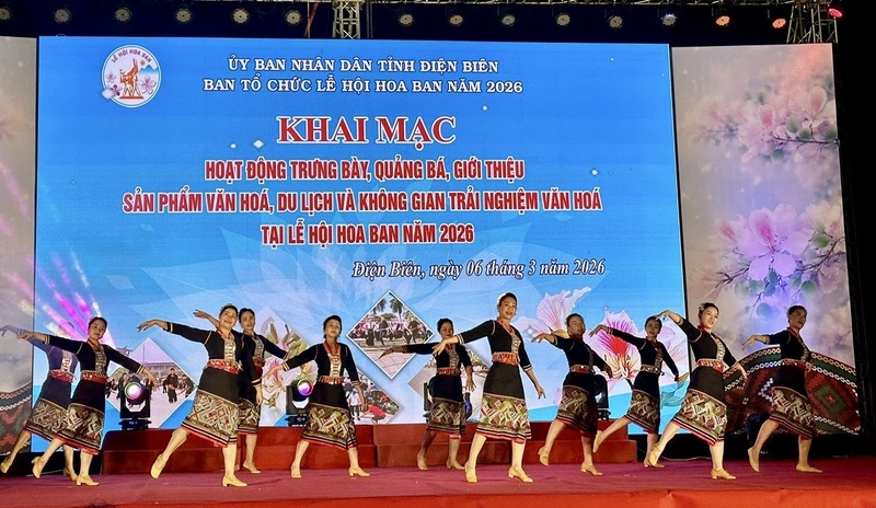 Các tiết mục văn nghệ đặc sắc. Ảnh: Thủy Lan