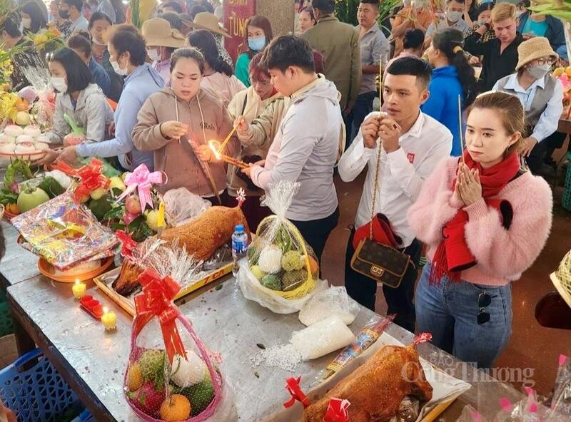 Miếu Bà Chúa Xứ là nơi gửi gắm những ước vọng tốt đẹp cho năm mới