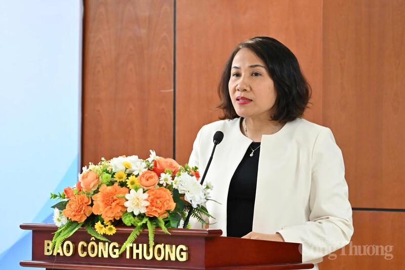 Nhà báo Dương Thị Nga - Trưởng Phòng Chuyên đề - Sự kiện. Ảnh: Cấn Dũng