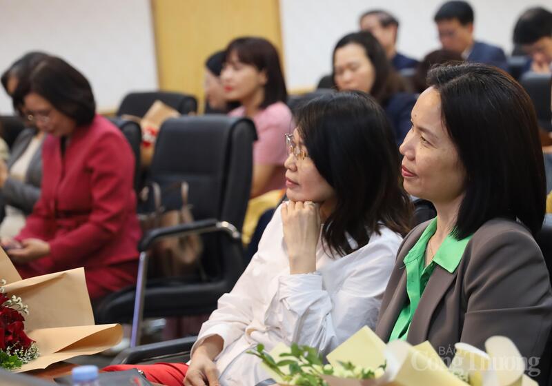 Bộ Công Thương gặp mặt chúc mừng Ngày Quốc tế phụ nữ 8/3 - 9