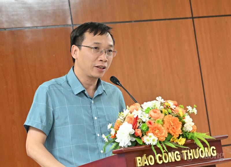 Nhà báo Nguyễn Văn Hải - Trưởng Phòng Phóng viên. Ảnh: Cấn Dũng