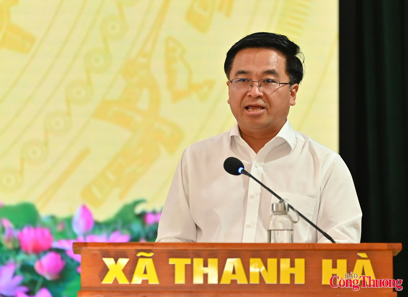 PGS.TS Bùi Xuân Hải, Bí thư Đảng ủy, Hiệu trưởng Trường Đại học Hải Phòng trình bày chương trình hành động của người ứng cử đại biểu Quốc hội khóa XVI.