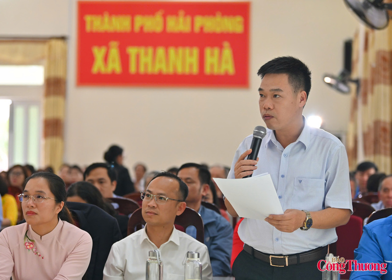 Cử tri các kiến nghị nhiều vấn đề liên quan đến đầu tư cơ sở hạ tầng, nhất là hạ tầng giao thông, chỉnh trang đô thị; phát triển sản xuất công nghiệp, nông nghiệp, năng lượng...