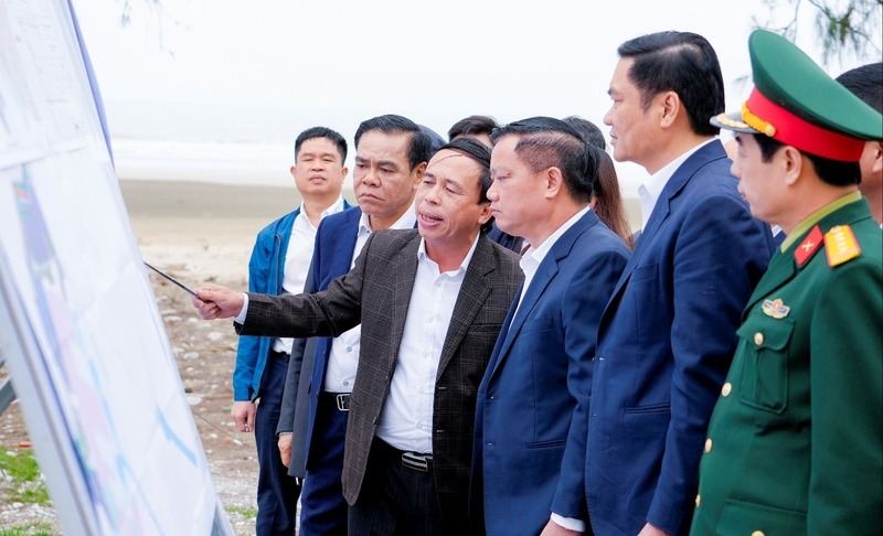 Thường trực Tỉnh uỷ Nghệ An nghe báo cáo về Dự án Nhà máy nhiệt điện LNG Quỳnh Lập.