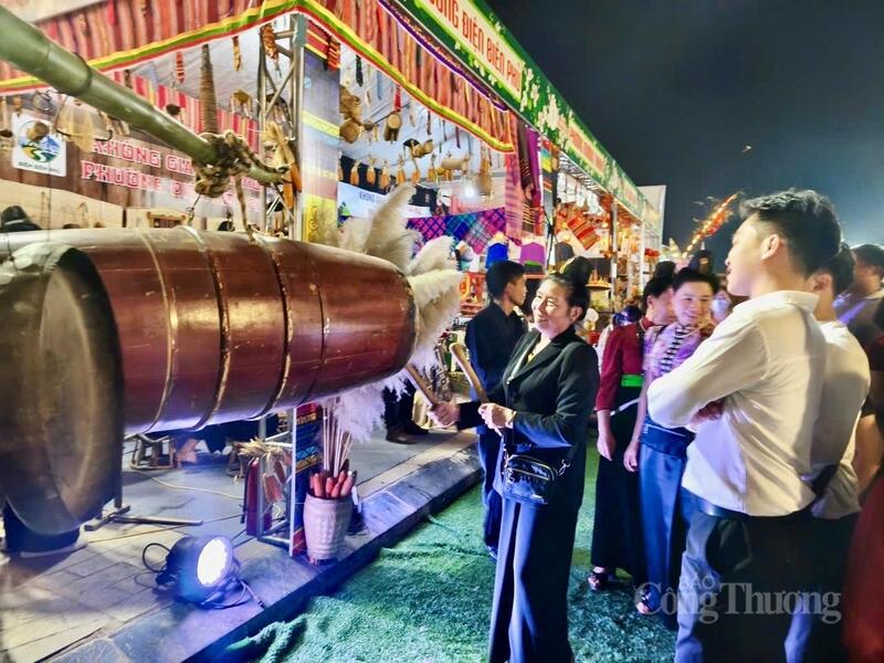 Trải nghiệm không gian văn hóa tại phố đi bộ Mường Thanh