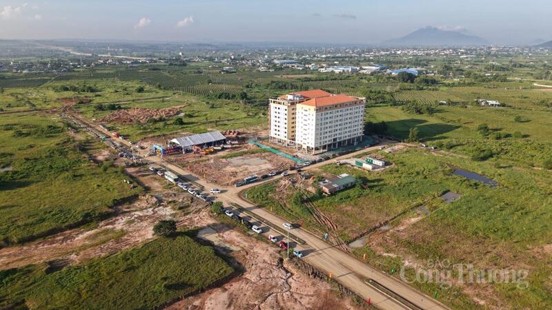 Nhà ở xã hội tại Khu công nghiệp Hàm Kiệm II. Ảnh: Minh An