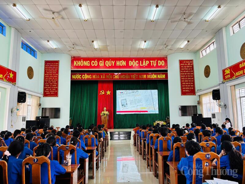 Ban Thường vụ Tỉnh đoàn Gia Lai tổ chức Chương trình “Tuổi trẻ Gia Lai hướng về Ngày hội non sông” với chủ đề “Lá phiếu niềm tin - Trách nhiệm tuổi trẻ”.