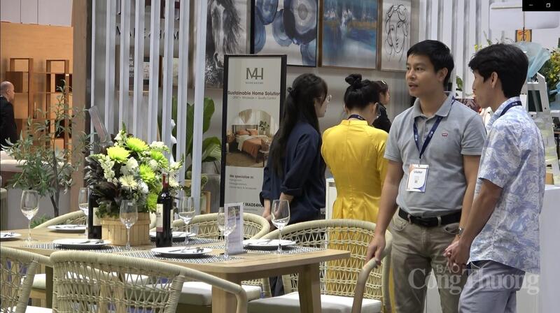 Theo nhiều doanh nghiệp, căng thẳng quân sự tại Trung Đông cũng khiến nhiều khách mua hàng tại khu vực này vắng mặt Hội chợ Xuất khẩu đồ gỗ và nội thất - Hawa Expo 2026. Ảnh: Thừa Ngọc