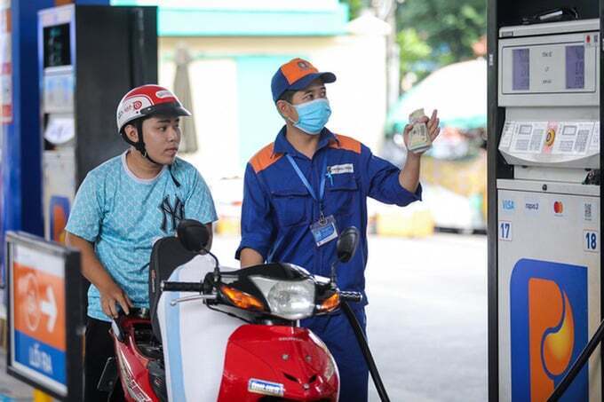 Cục Quản lý và Phát triển thị trường trong nước có văn bản về thời gian điều hành giá xăng dầu theo Nghị quyết số 36/NQ-CP ngày 6/3/2026 của Chính phủ. Ảnh minh họa