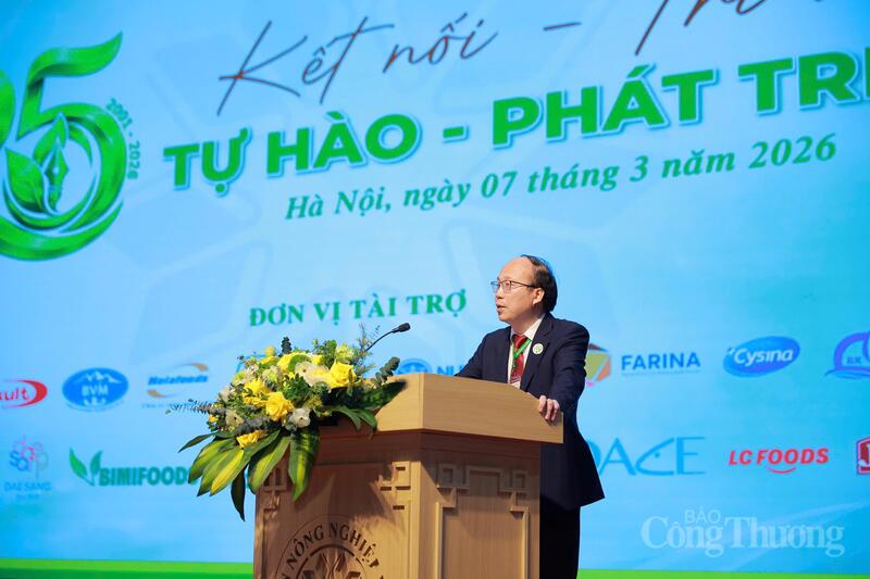 PGS.TS Nguyễn Hoàng Anh, Trưởng Khoa Công nghệ thực phẩm – Học viện Nông nghiệp Việt Nam. Ảnh: Hoàng Đạt