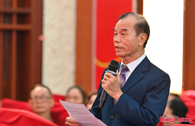 Cử tri Đỗ Tất Hùng (tổ dân phố Trần Thành Ngọ 2, phường Kiến An, thành phố Hải Phòng).