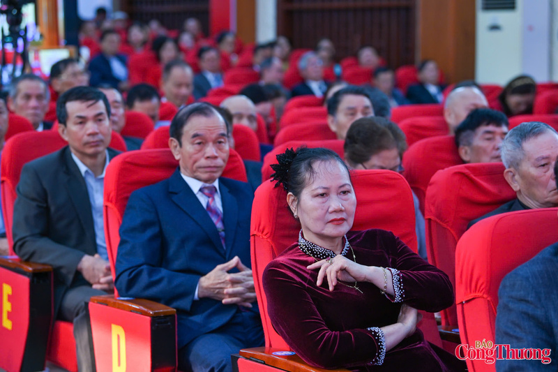 Cử tri đánh giá cao chương trình hành động ứng cử đại biểu Quốc hội khóa XVI của Quyền Bộ trưởng Lê Mạnh Hùng - 3