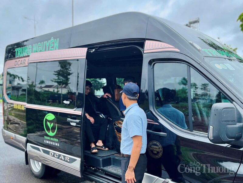 Nhiều doanh nghiệp vận tải hành khách thích ứng trước biến động của giá nhiên liệu. Ảnh: Hoàng Phát