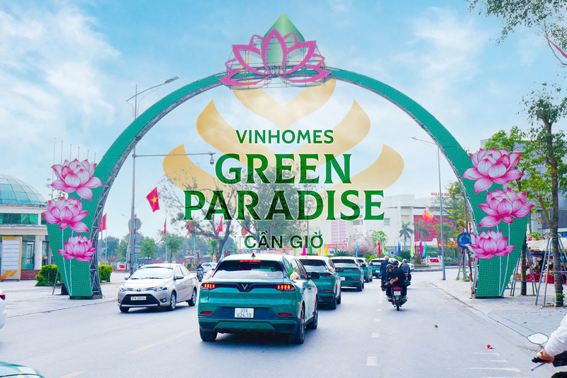 Hình ảnh đoàn roadshow mang sắc xanh đặc trưng của Vinhomes Green Paradise tạo nên điểm nhấn nổi bật trên nhiều tuyến phố lớn.