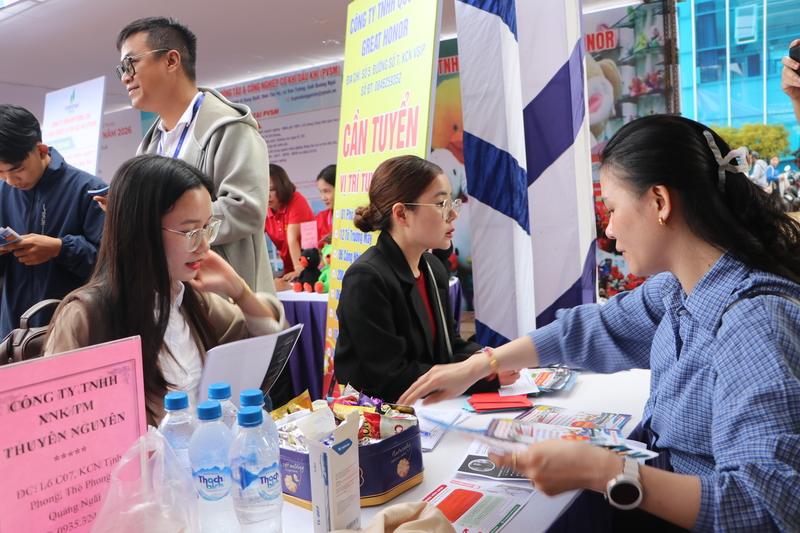 Nhiều người trẻ mong muốn được lập nghiệp trên quê hương mình. Ảnh: Nguyễn Dương