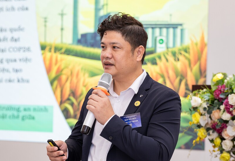 TS. Đặng Tất Thành, Chuyên viên chính Cục Đổi mới sáng tạo, Chuyển đổi xanh và Khuyến công (Bộ Công Thương) chia sẻ tại hội nghị.