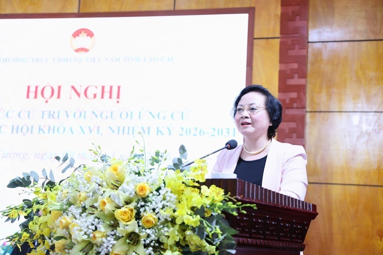 Phó Thủ tướng Chính phủ Phạm Thị Thanh Trà phát biểu tại Hội nghị tiếp xúc cử tri với người ứng cử đại biểu Quốc hội khóa XVI. Ảnh: VGP/Thu Giang